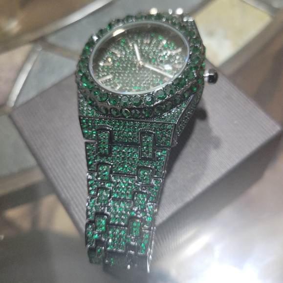 Mens Luxury Full Ice Green Simulated Diamond Hip Hop Bling Quartz Movement Watch - Picture 6 of 12